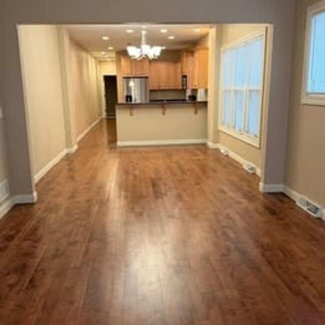 Building Photo - 2010 N Buffum St