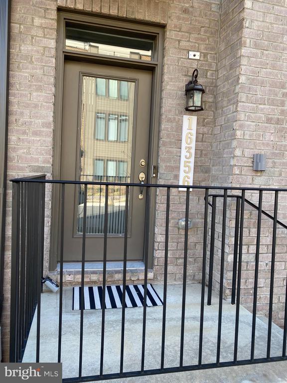 Building Photo - 16356 Columbus Ave