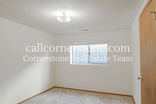 Building Photo - 6650 Chantilly Pl