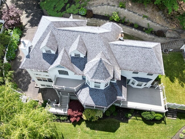 Building Photo - 21 Beach Plum Dr