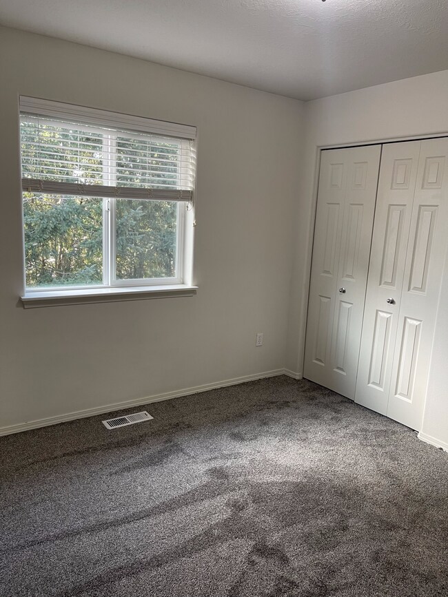 Building Photo - 5255 Mac St SE