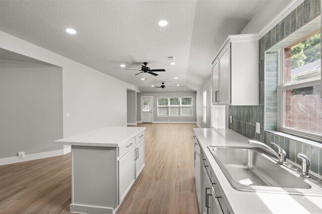 Building Photo - 7310 Wisteria Chase Pl
