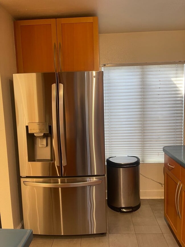 Building Photo - Hollywood Luxury 2 Bed Condo!