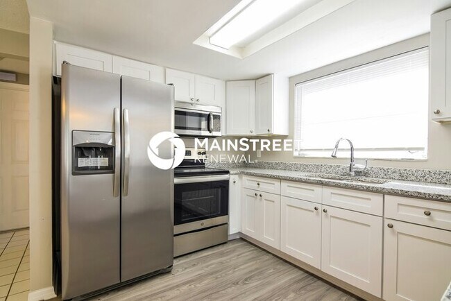 Building Photo - 3 Bedroom Pet-Friendly Home in Port Richey, FL with Main Street Renewal