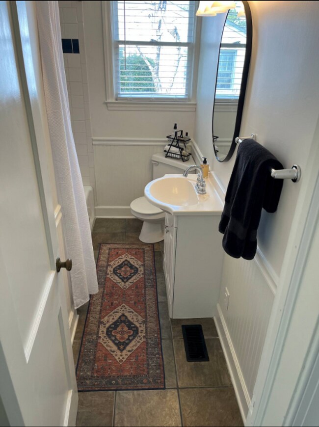 Building Photo - Elegant Downtown Augusta Cottage – Fully F...
