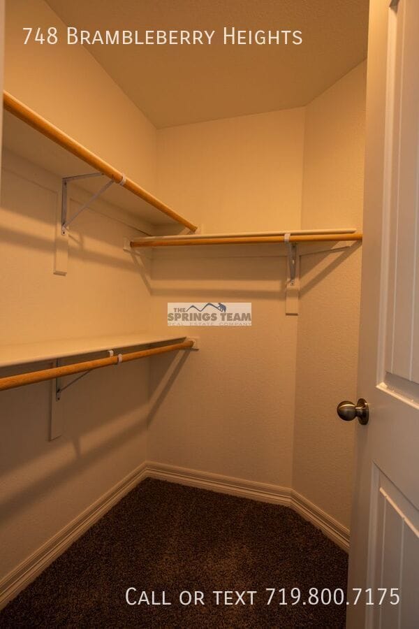 Building Photo - 748 Brambleberry Hts