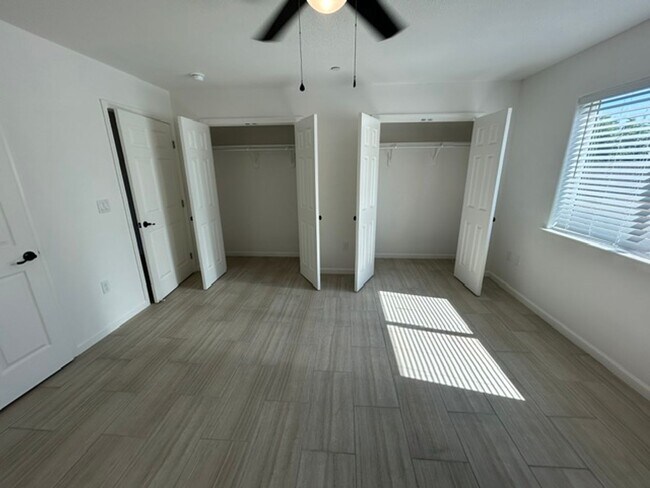 Building Photo - 820 N Cypress St
