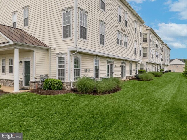 Building Photo - 14602 Shelford Way