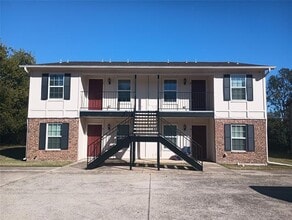 Building Photo - 620 Race St