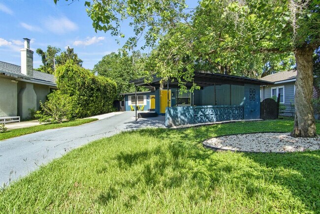 Building Photo - 1422 Dauphin Ln