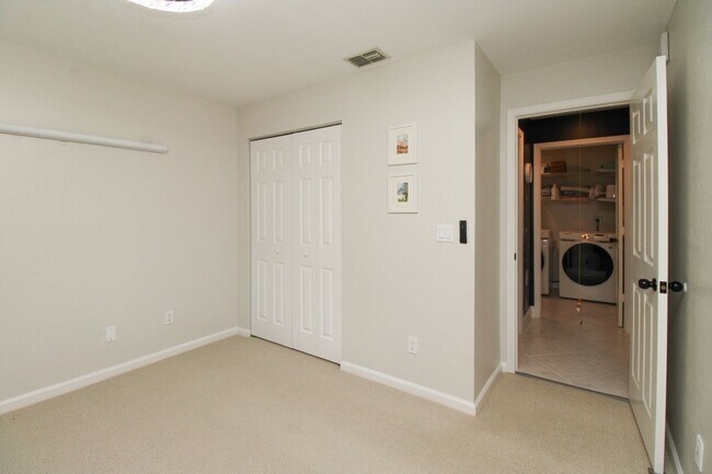 Building Photo - 5767 Deauville Cir