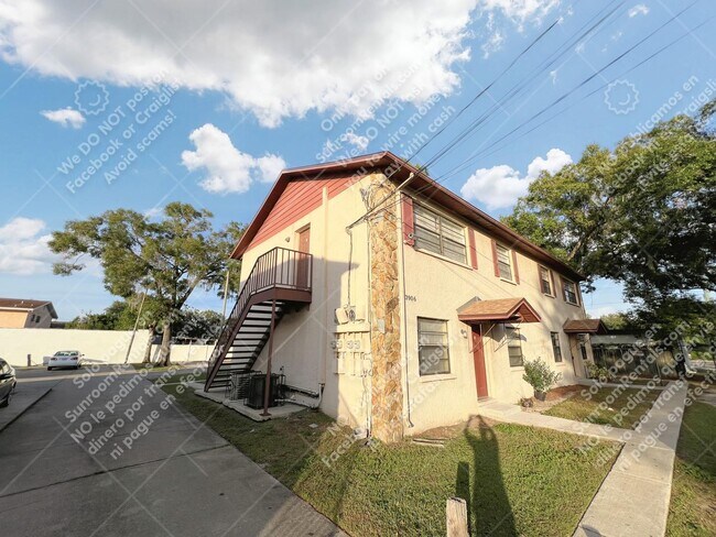 Building Photo - 3906 E Bird St B