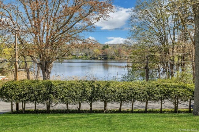 Building Photo - 68 Lake Shore Dr