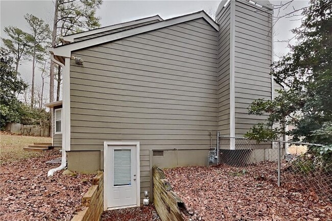 Building Photo - 2981 Sutton Glen