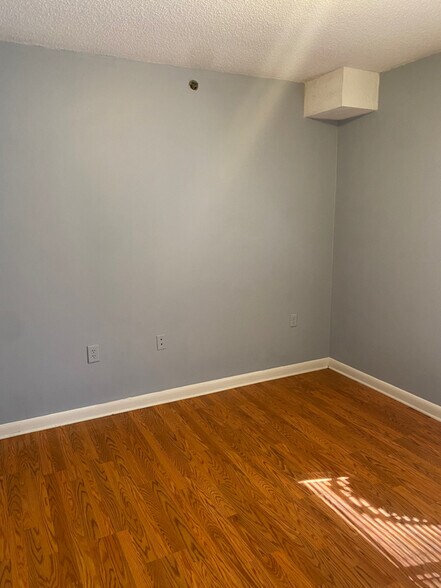 Building Photo - 1431 Collegiate Cir