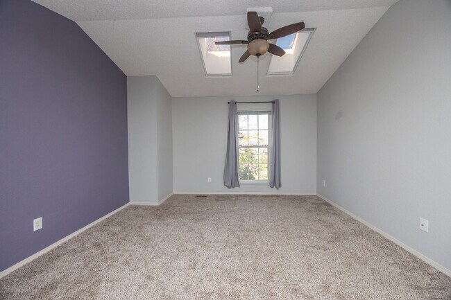 Building Photo - "Discover Comfort and Style: Spacious 2-Be...