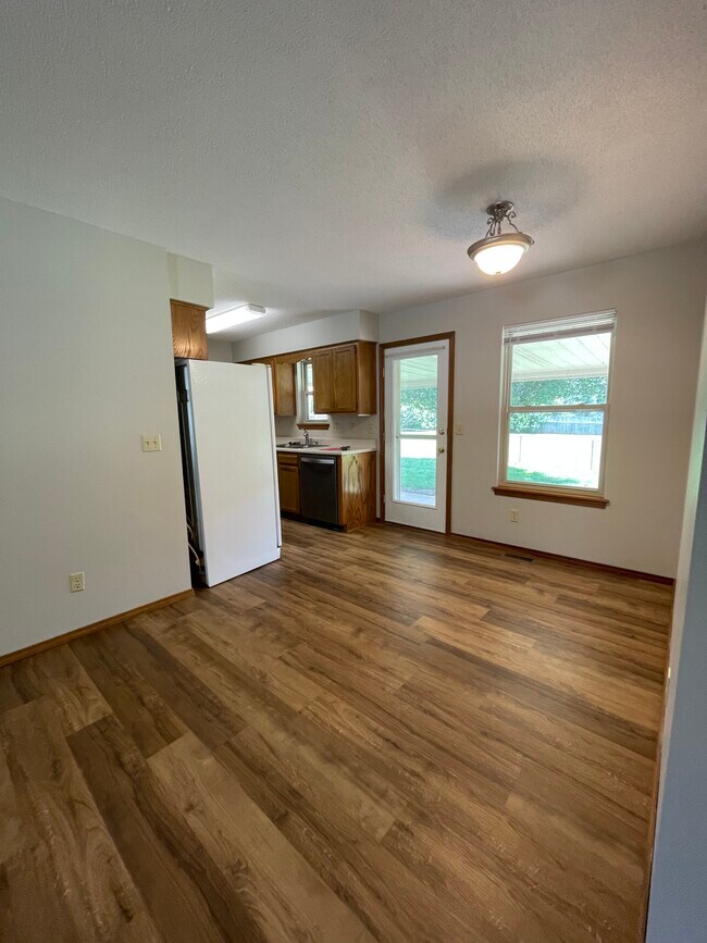 Building Photo - 302 Slim Wilson Blvd