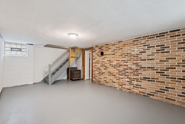 Building Photo - 3902 E Antisdale Rd