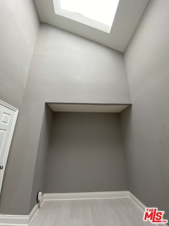 Building Photo - 13331 Moorpark St