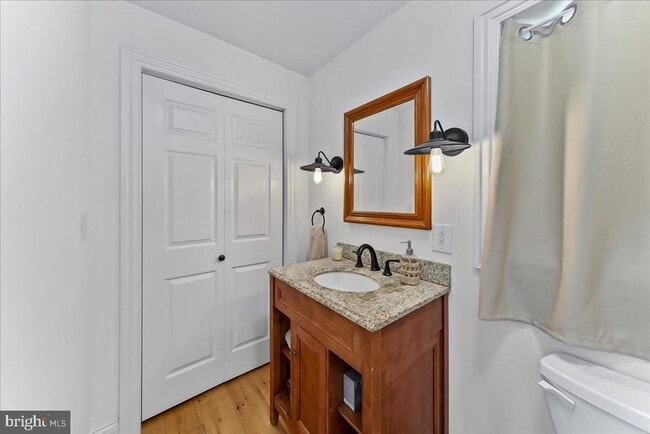 Building Photo - 131 E Union St