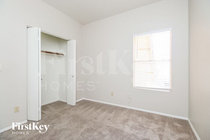 Building Photo - 3710 W Spinnaker Ln