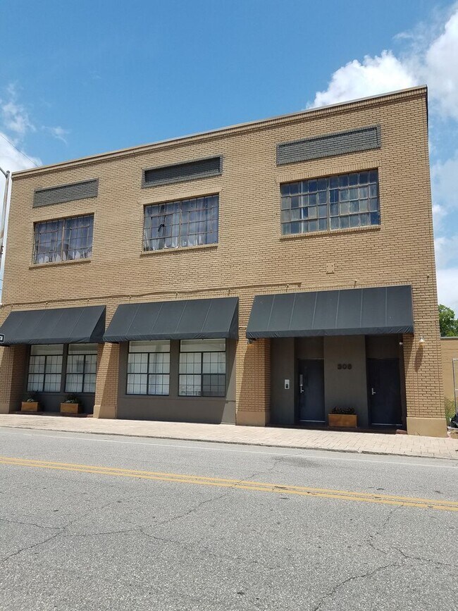 Primary Photo - 2 bedroom 2 bath furnished - first floor unit