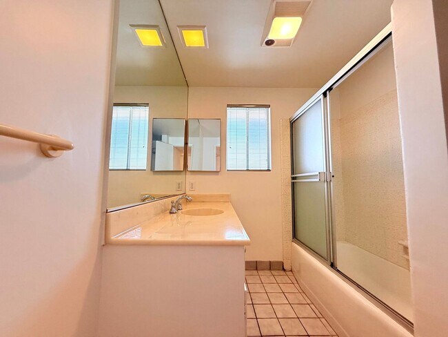 Building Photo - Fantastic Single Story 3 bed - 3 bath with backyard in Malibu - Topanga Beach Area