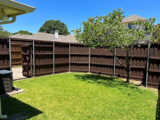 Building Photo - 3013 Foxhollow Dr