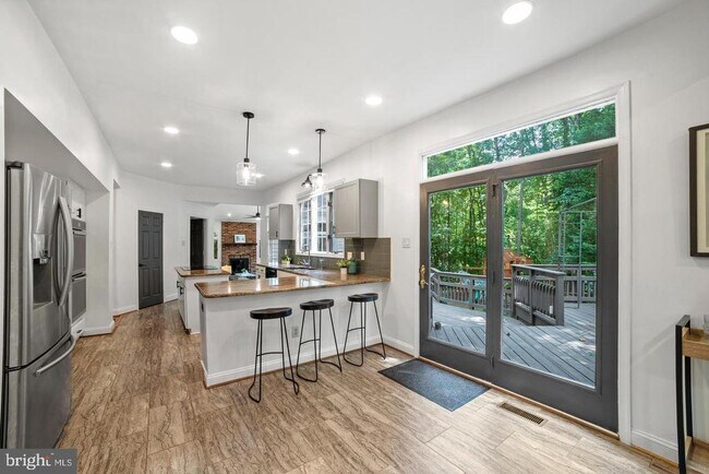 Building Photo - 5309 Tractor Ln
