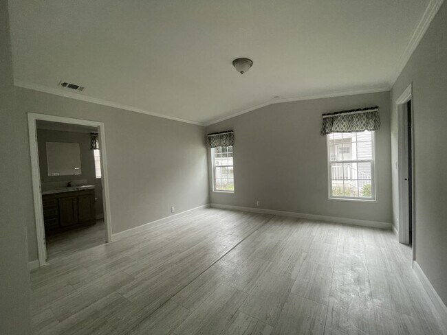 Building Photo - 13204 Grape Ave