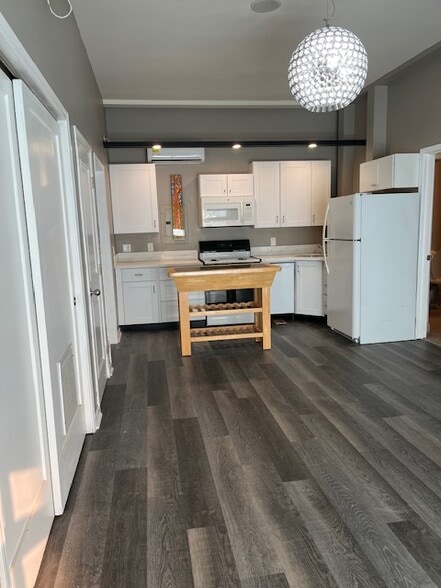 kitchen - 2527 Union St