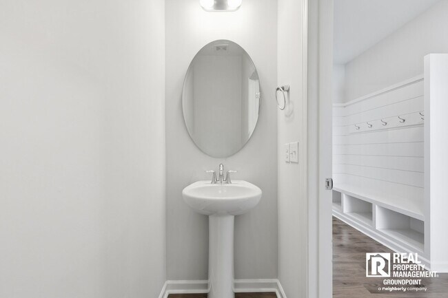 Building Photo - Nexton Townhome | 3BR + Garage | North Creek Village