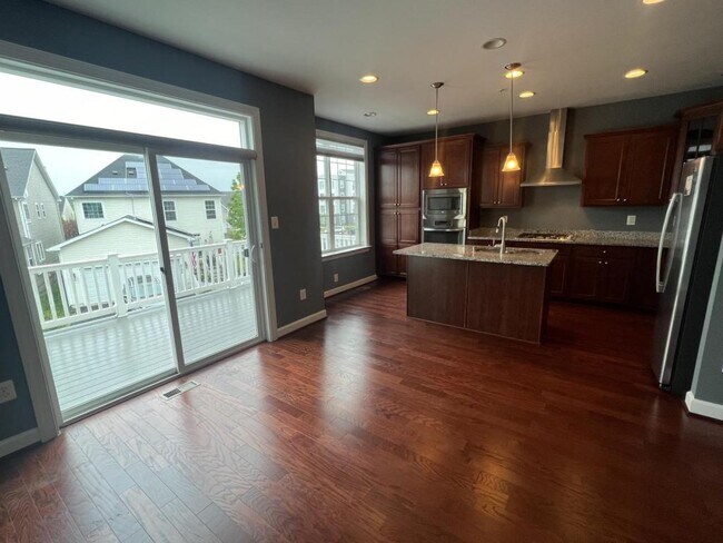 Building Photo - 2101 St Josephs Dr