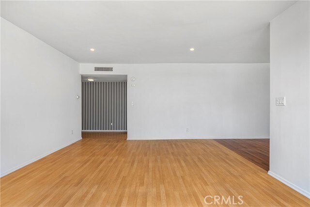 Building Photo - 5429 Newcastle Ave