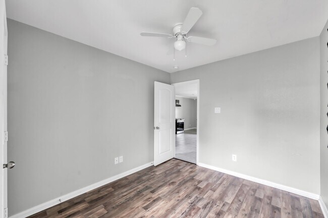 Building Photo - 16618 E Hammon