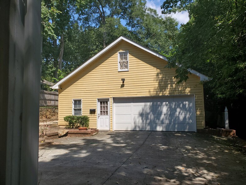 Exterior view - 582 Greenwood Ave NE