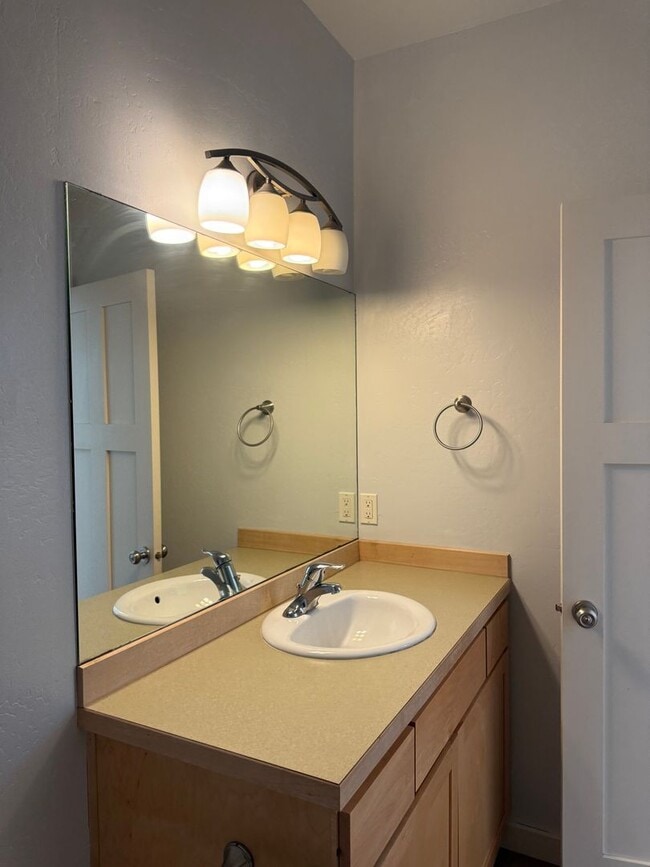 Building Photo - A Lovely Westside Single Family Home in the Desirable Valley West Subdivision