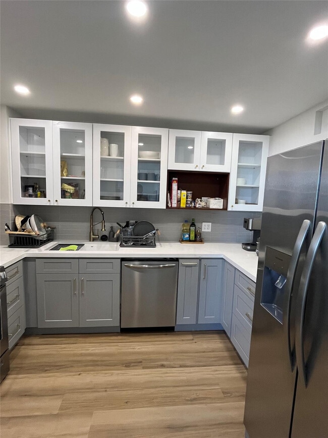 Building Photo - 1900 S Ocean Blvd