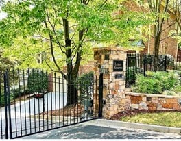 Building Photo - 2745 Lenox Rd NE