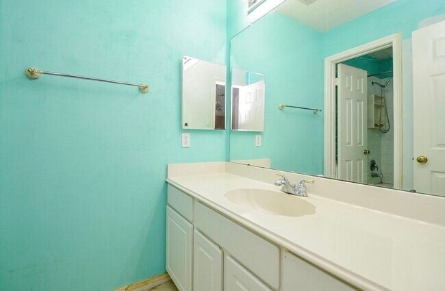 Building Photo - 2803 Norwood Hills Dr