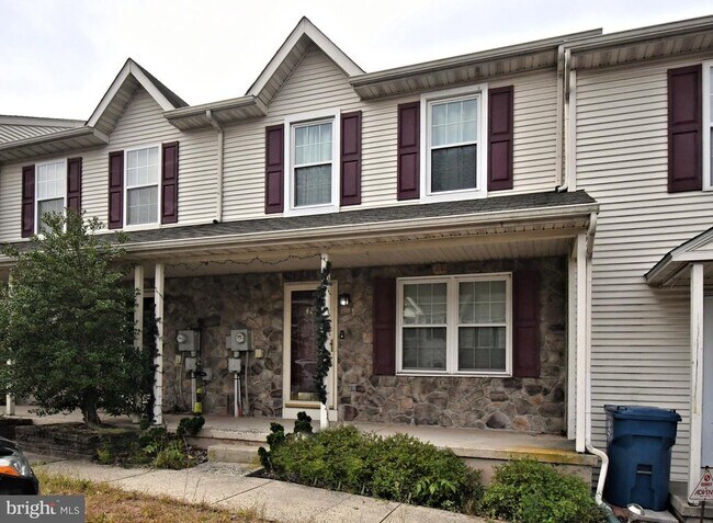 Building Photo - 4258 Red Oak Ct