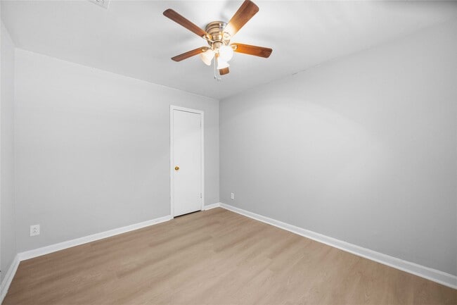 Building Photo - 11006 Thackery Ln