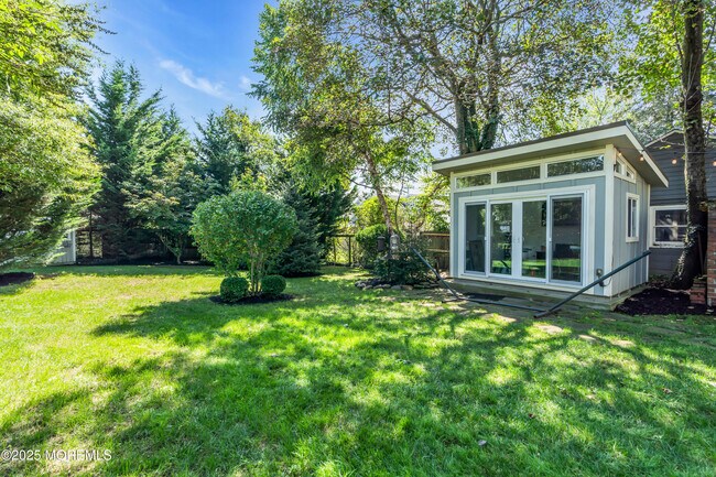 Building Photo - 146 Rumson Rd