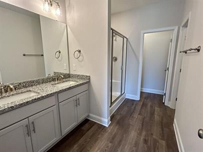 Building Photo - Relax & Unwind in This Peaceful 4 Bedroom ...