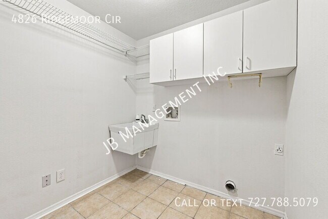 Building Photo - 4826 Ridgemoor Cir