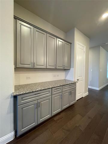 Building Photo - 2401 Springhill Ave