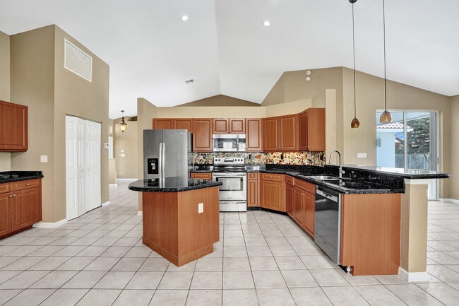 Building Photo - 10304 NW 50th Ct