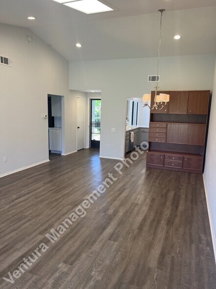 Building Photo - 44168 Village 44