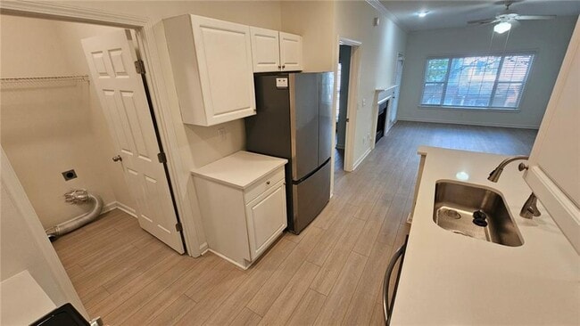 Building Photo - 411 Spring Heights Ln