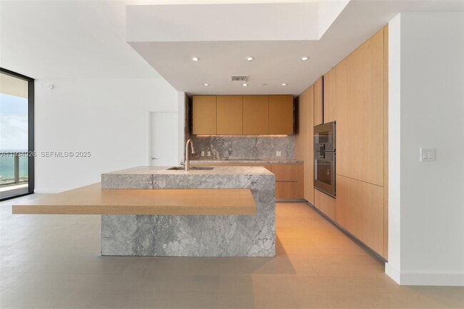 Building Photo - 500 Alton Rd